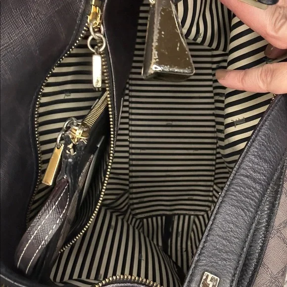 L. A. M. B. By Gwen Stefani. - Picture 2 of 6